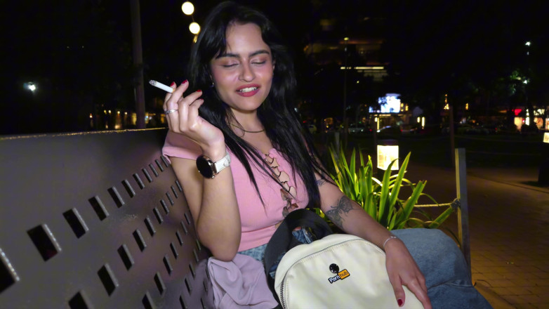 cxlila: Amatör offentlig pickup: Latina fan med pornhub ryggsäck ger deepthroat...