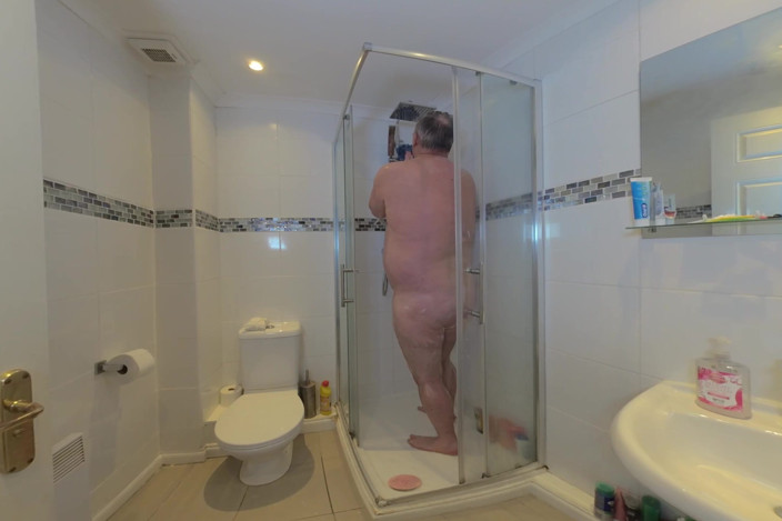 Solo Male VR180 Billy the Bear: Vr180 Getting Soapy in the Shower