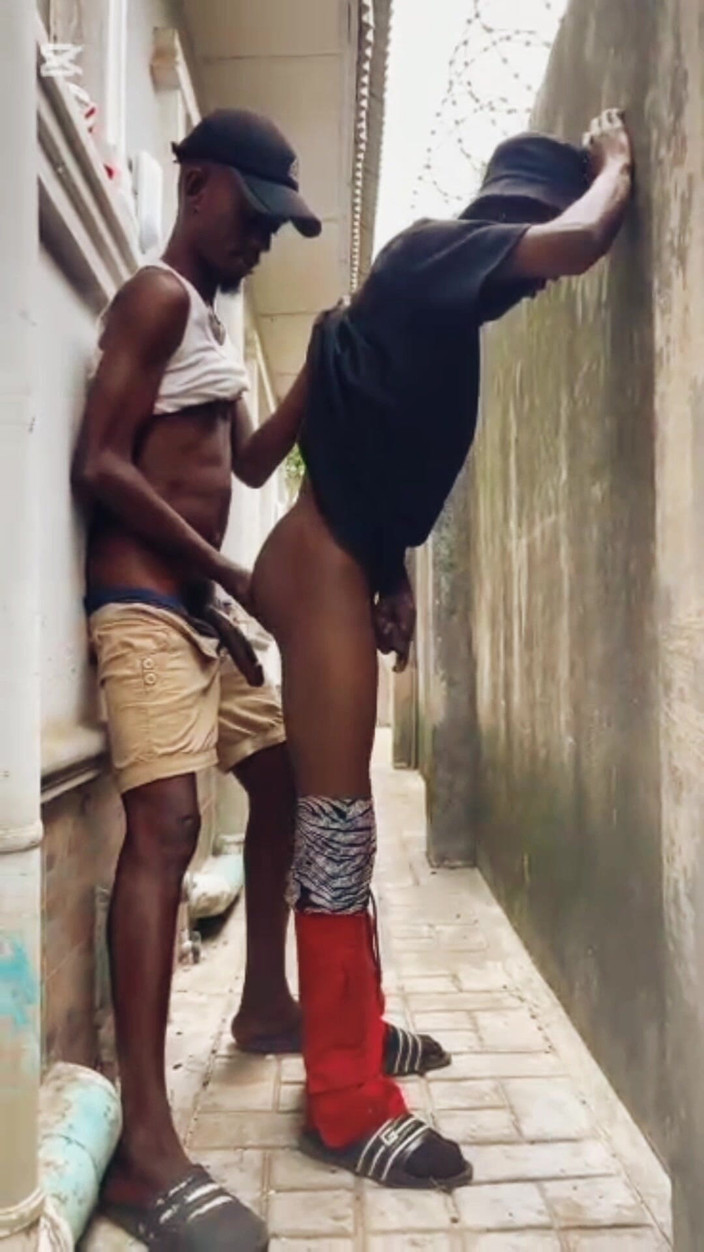 BlaqHandSomeGuy: Seks Achter in Huis