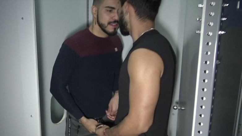 ARAB FUCKERS WITH HUGE COCKS: Valent Fucked Raw by Barbon
