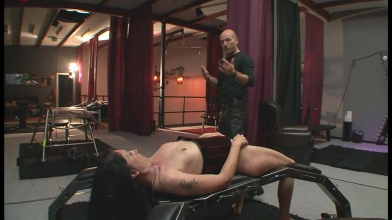 Absolute BDSM films - The original: Grandi tette bionda incinta umiliante