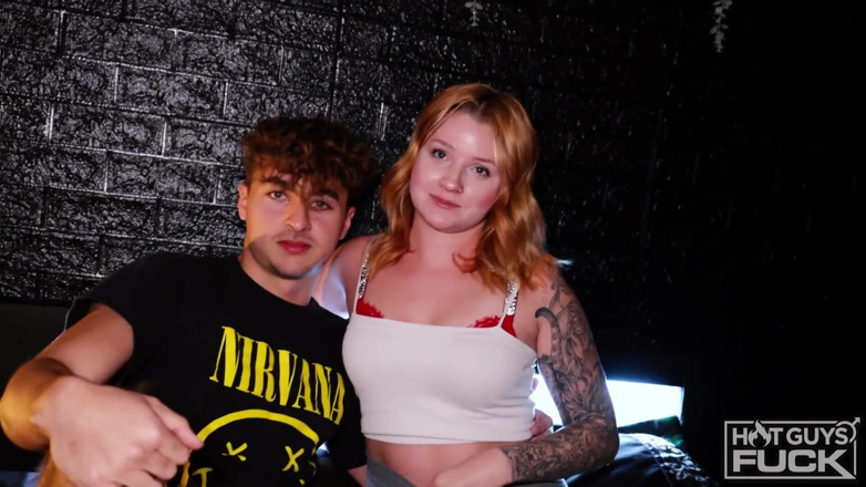 Hot Guys Fuck: 클럽에서 섹스하는 Tatted Baddie