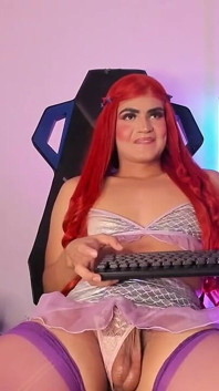 Bella E Sua Dança Sexy Mostram Seu Corpo Sexy