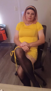 Gurl in Yellow