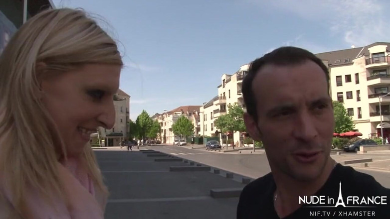 Nude in France: 야외에서 빨고 남친에게 따먹히는 오지는 프랑스 금발