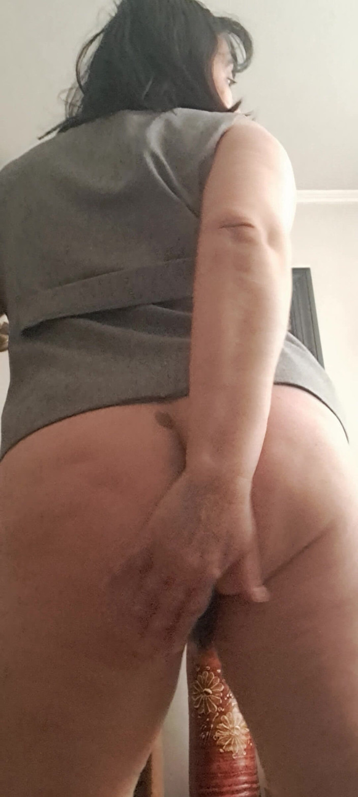 Mommy big hairy pussy: 開いたお尻を見せる妻の記録