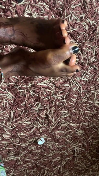 Bagian pijat kaki cewek hot kulit hitam