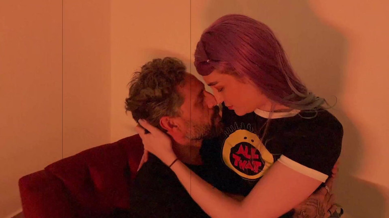 Quente club: Cnc - Wanneer Een Exhibitionist De Perversiteiten Van Een Stel Ontdekt