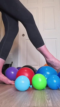 Giantess pop olmayan balon squish asmr | Gıcıklayan ayaklar ve eller, yavaş pusu, pop yok