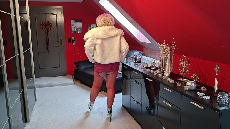 PureVicky66: Oma fingert ihre pulsierende muschi bis zum zusammenknebelnden orgasmus