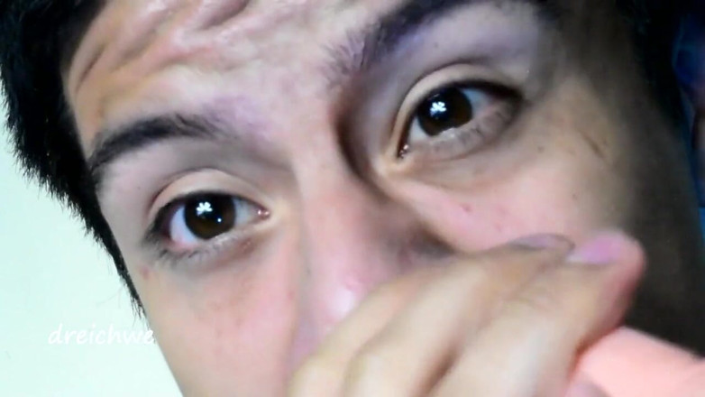 Dreichwe: A dildo in the nose