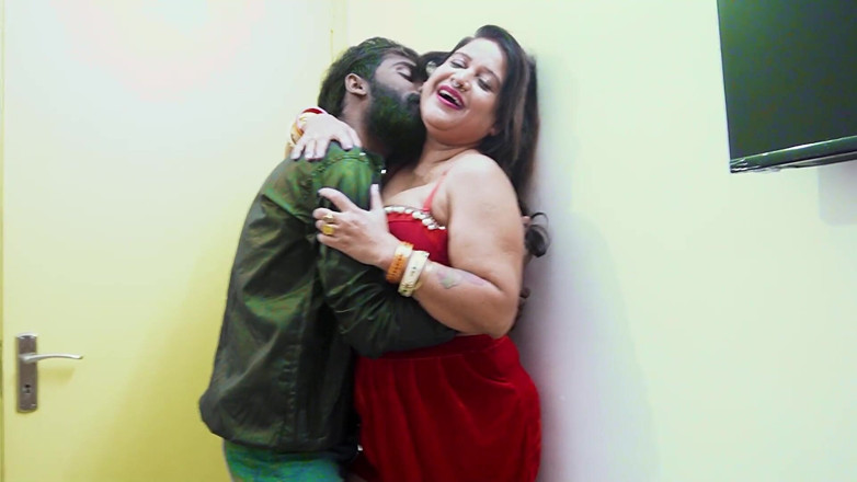 Queen star Desi: Saint-Valentin, romance spéciale, sexe hardcore