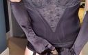 Jessica XD: 黒いランジェリーを着て、絹のようなコルセレットとストッキングの上に黒いサテンの手袋を滑らせて、超ムラムラしています