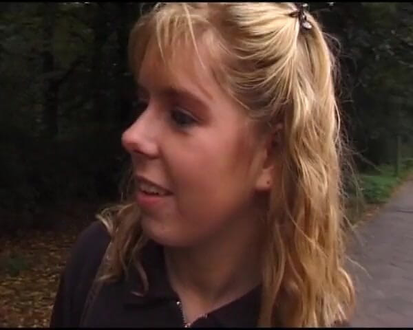 Deutsche Camgirls: Cute Teen From Germany Masturbats on Outdoor Casting