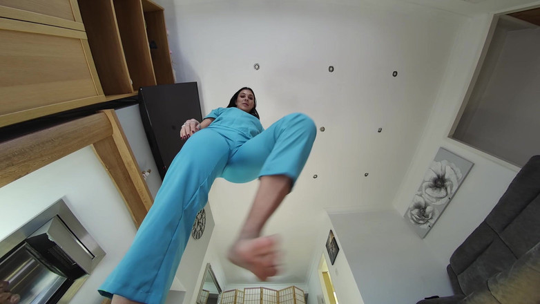 Jimmy Draws: Роксі Мендес - медсестра, яка сидить на обличчі