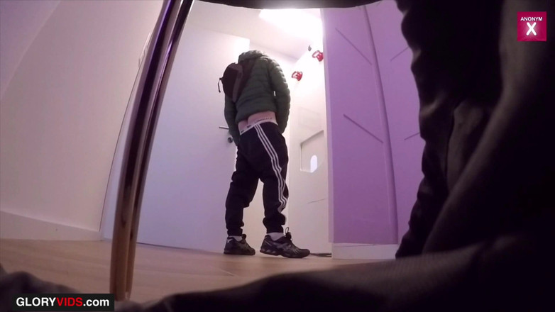 GLORYHOLEGAYS: 在寻欢洞