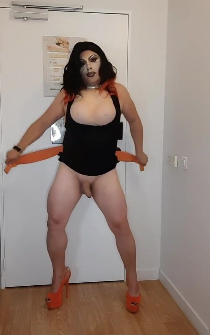 Elisakiom: 性感的拉丁熟女为你 cd 射精