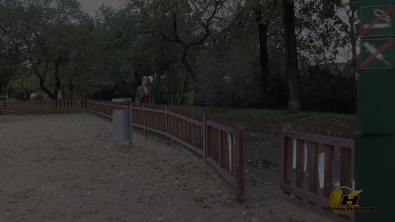 Katerina Hartlova: Katerina Hartlova açık havada çıplak