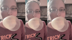 FinDom Goaldigger: Asmr enorma bubbelgummi ljudeffekter lyssna i hörlurar