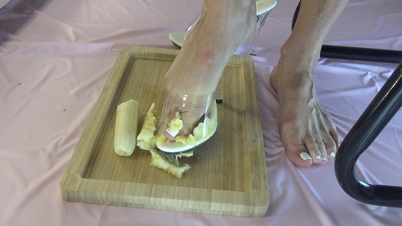 AnnaBUST: I Crush Bananas with My Beautiful Legs in High Heels