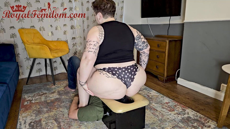 Royal Femdom: No Fresh Air for Eddy