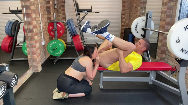 jasminebrooks: Mi scopo il mio personal trainer