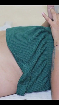 Figa ricca tatuata e pagare con sborrata interna