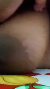 Ama de casa chupando de enormes tetas chupando mandarina