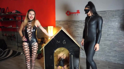 Lady Mesmeratrix Official: İki kadın egemenliği kız kölelerini evcil hayvan olarak kullanıyor
