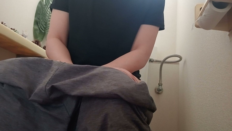 Mayumi Kanzaki: Everyday Life of a Mature Woman - Toilet
