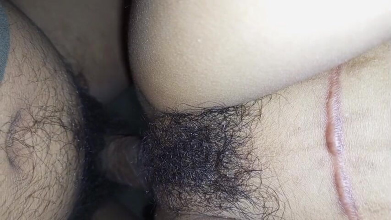 Disheboudi12: 与印度继妹发生性关系