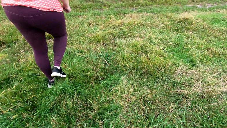 Bouncy Tits Action: Una felice schiaffo