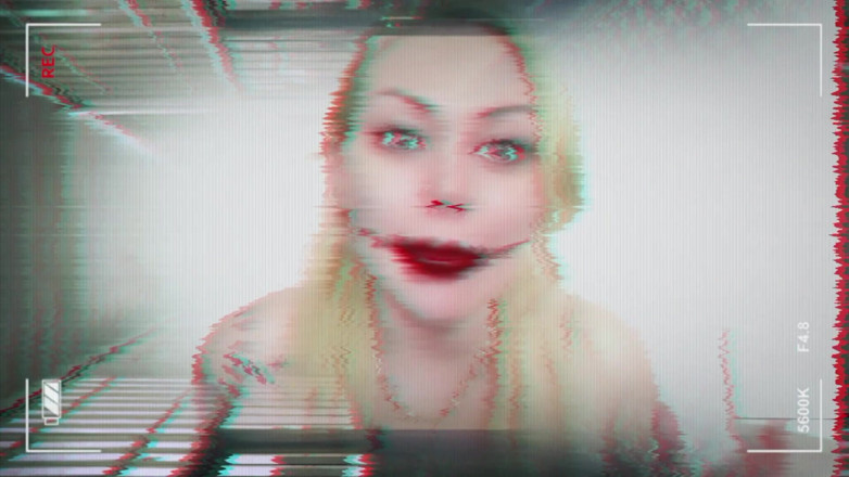 Goddess Misha Goldy: Aku ingin kau melayaniku, bukan dirimu sendiri! Jadi jangan sentuh...