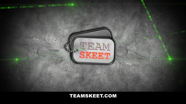 Team Skeet: Amateur slut Kajira shows her talents on camera to join...