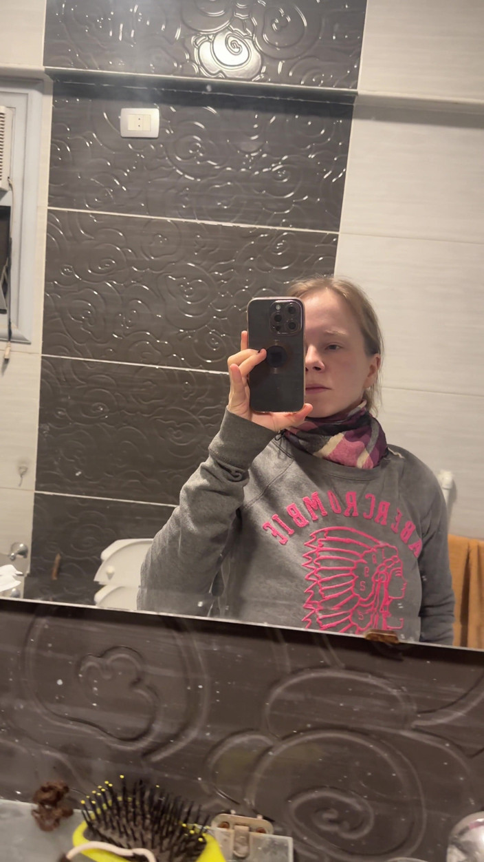 SweetLucy96: Razor Slides Into My Pussy
