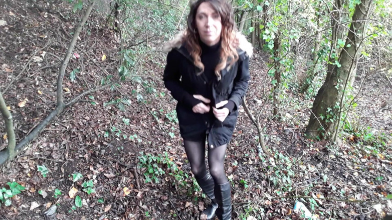 The Midnight Minx: Themidnightminx woodland wank