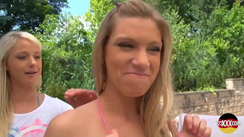 123XXX - Fucked Amateurs in Germany!: Blondelor dulci le place să se tachineze reciproc