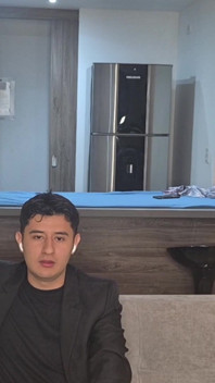 Bez přemýšlení šukám sestru svého nejlepšího kamaráda, zatímco sledujeme fotbalový zápas