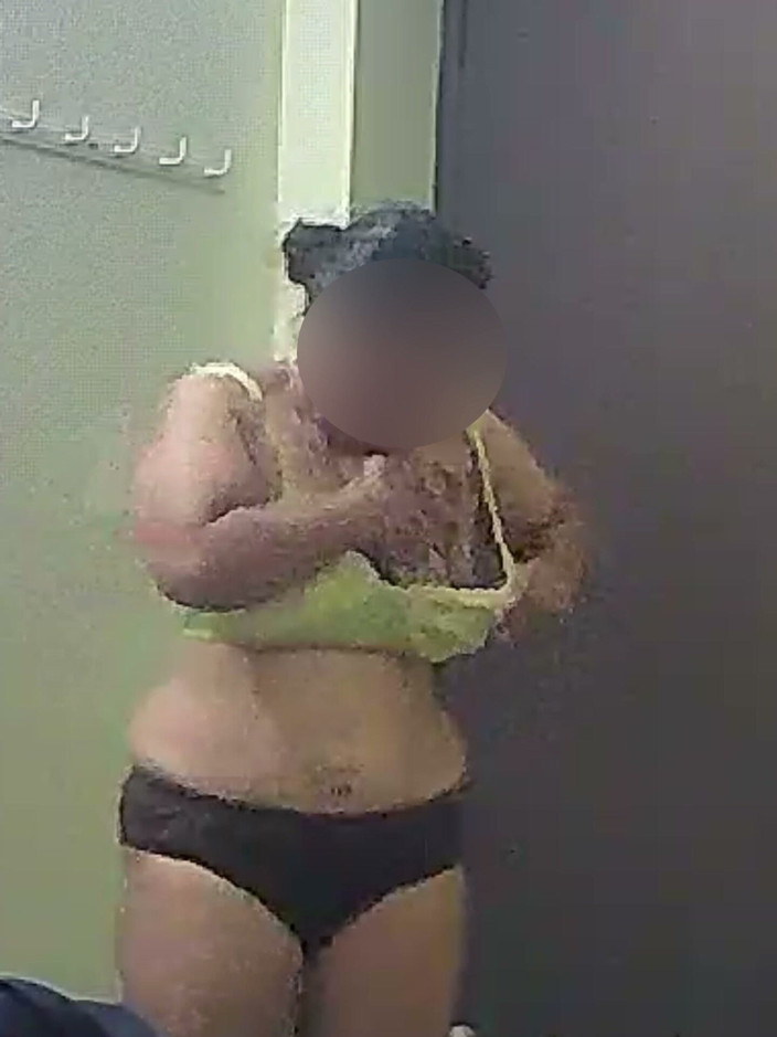 Black & white desicat: After Bath Dress Changing Sexy Bhabhi
