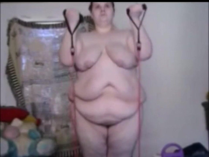 Fat House Wife: Soție grasă care se lucrează goală, arătându-și corpul sexy