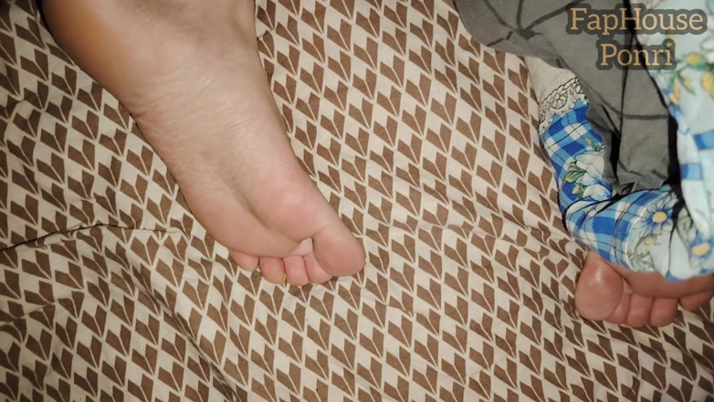 Milasha Ponri: Mi Hermanastra Me Dejó Tocarle Los Pies.