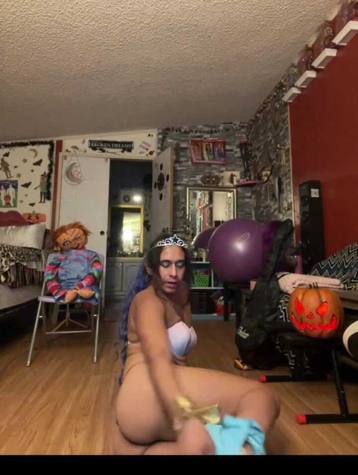 TSJade95: Princess Tsjade Stripdances in Halloween Costume