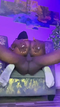 Come ho scopato la mia sorellastra ha solo 18 anni ma ha preso il mio bbc così bene dopo averle fatto un deepthroat