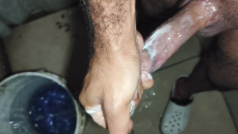 Cute boy jerks off: ชายชักว่าวในห้องน้ําโดยไม่ถูหุ่นด้วยสบู่