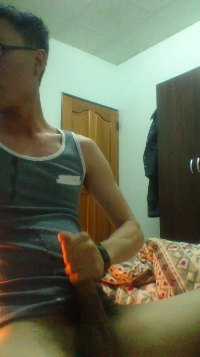 Gaysian fun: Sụt cu và bắn tinh trong trường đại học