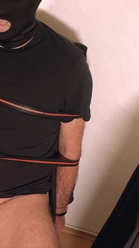 新しい趣味の女主人はオーガズム後の苦しみと、縛られた男性奴隷が苦しむ