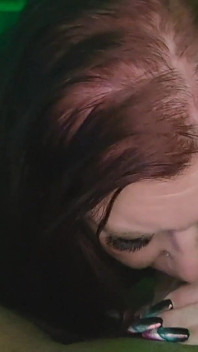 ลัคกี้เกิร์ล Nikki Cakes - ปากควย POV Blowjob สีเขียวพิเศษ
