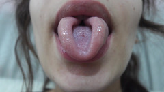 AmayaMori: Chị kế Ấn Độ của tôi cho tôi xem bên trong miệng...