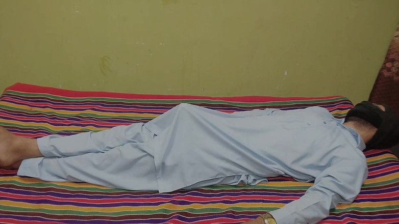 Gullnazkhan: Makcik desi India duduk di atas batang hamba makcik panas...