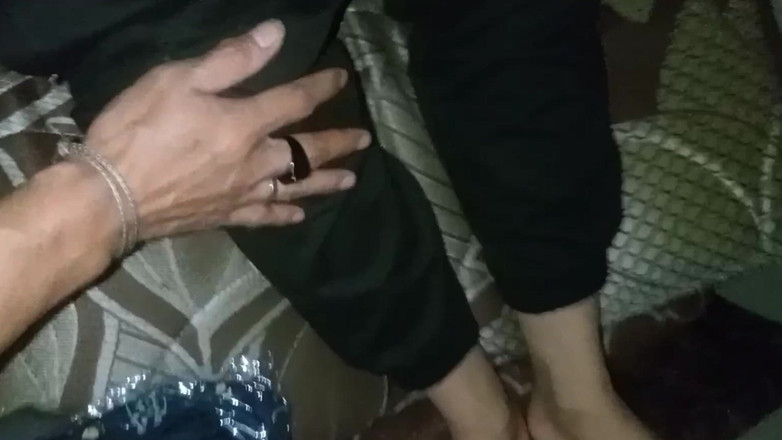 KingLeo: Dívka, Která Mě Požádala, Abych Jí Pomohl S Oholenou Hlavou.